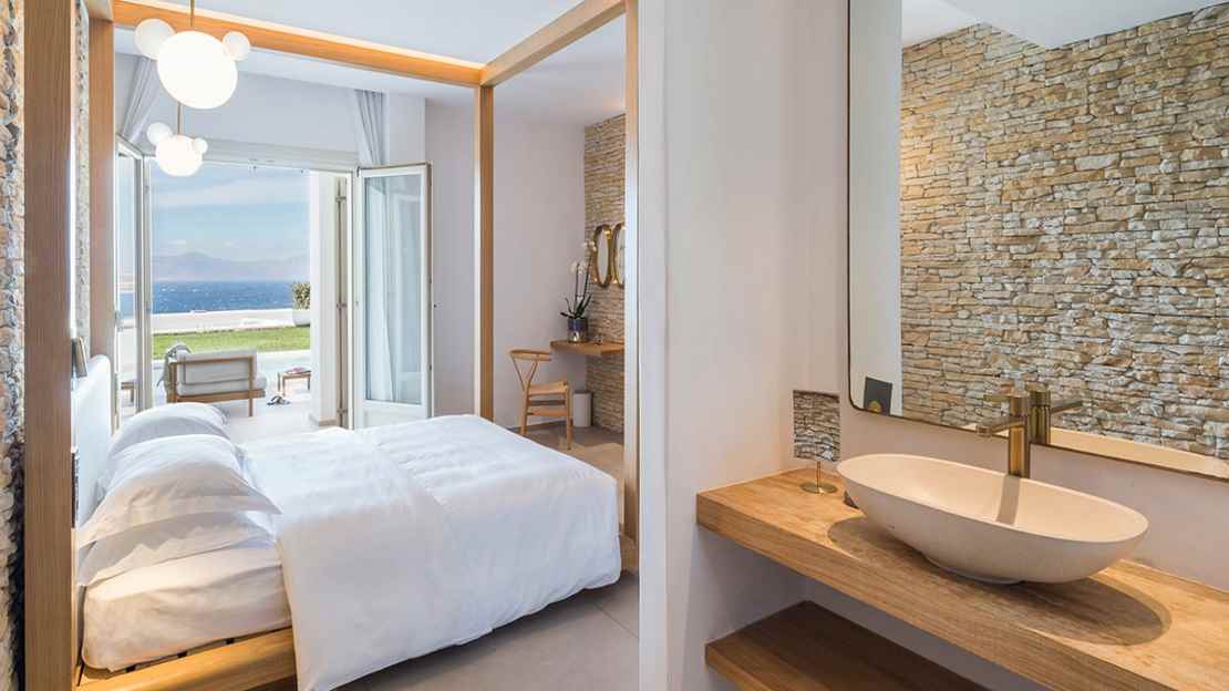 Naia Suites with Private Pool 